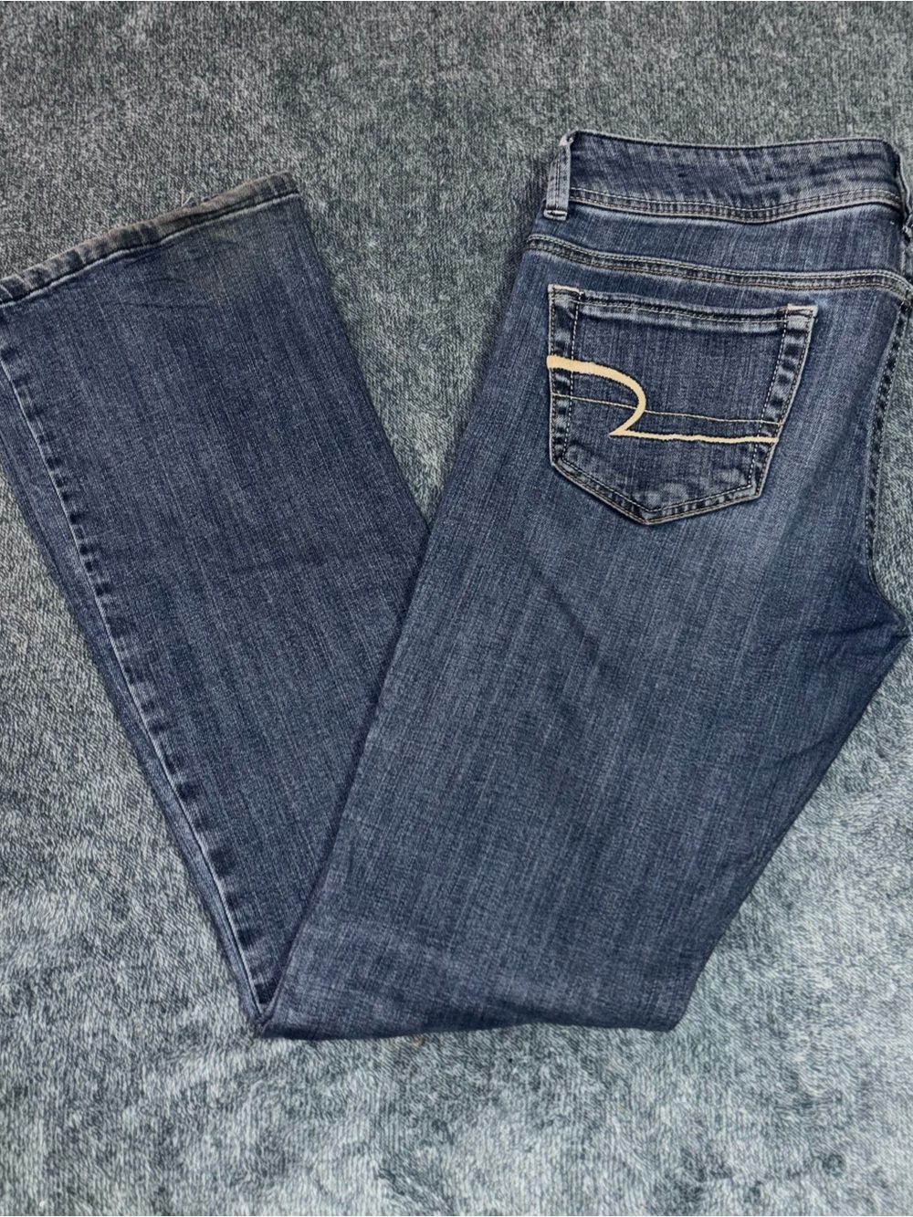 American Eagle Outfitters Original Bootcut Mid-Wash Jeans Size 6R
